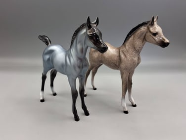 2 Hartland 9 inch Weanling Foals