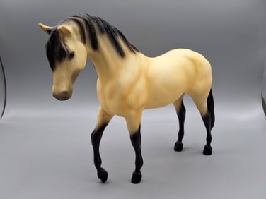 Breyer #870 Fugir Cacador Lusitano Stallion Model