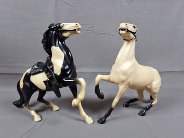 2 Hartland 9 inchSemi Rearing Horses