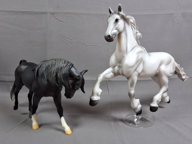 Breyer #410525 Smoke and Mirrors 2011 - Light Grey and Dappled Dark Grey