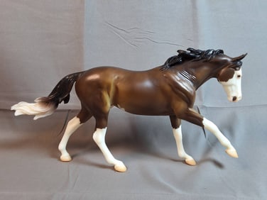 Breyer #711475 Seven Arts Surprise Breyerfest SR 2021 - Matte Pinto