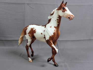 Breyer #711220 Quelle Surprise! 2015 - Matte Chestnut Overo