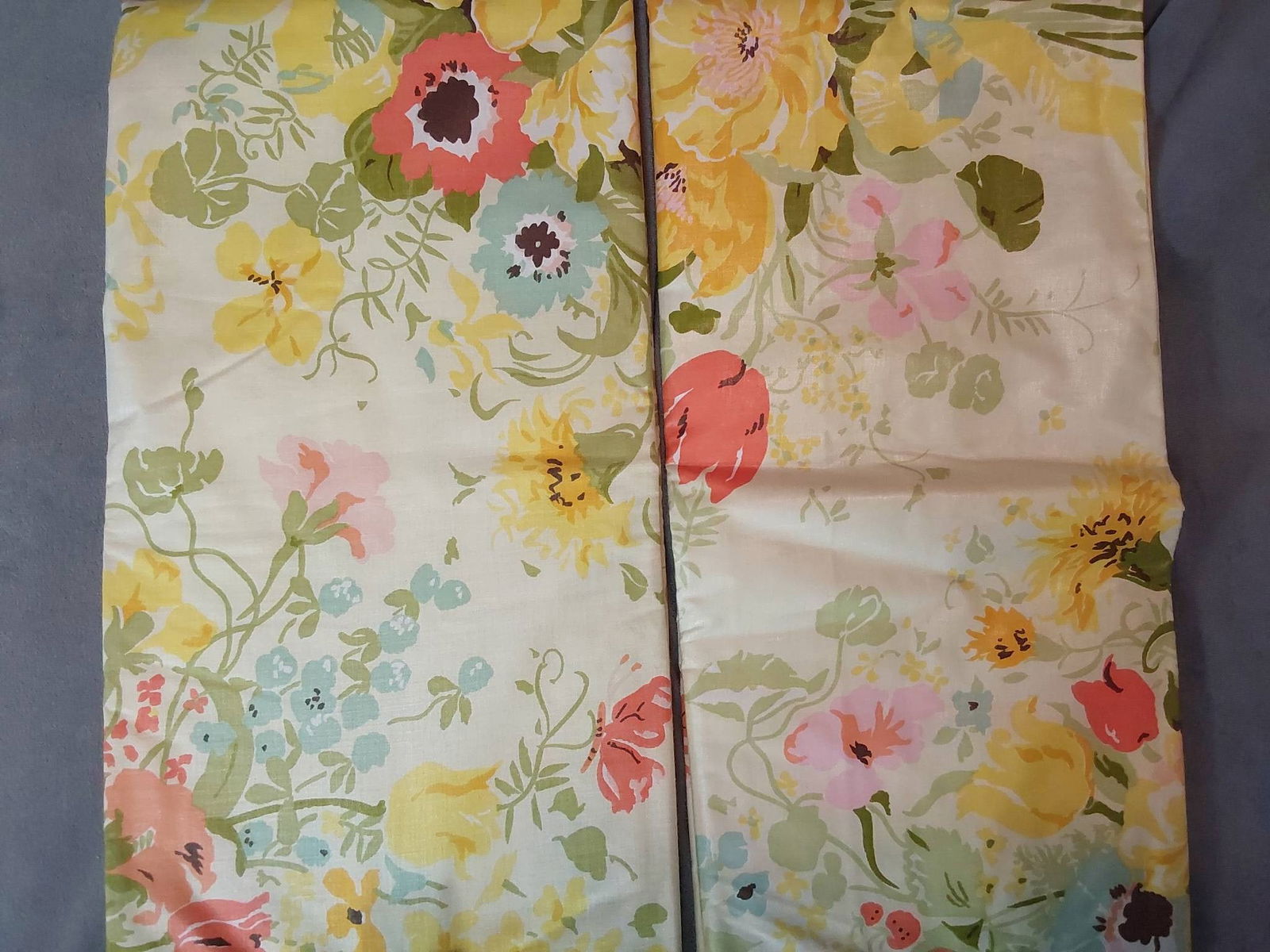 Vintage Cotton Fabric  -  Florals (1 of 4)