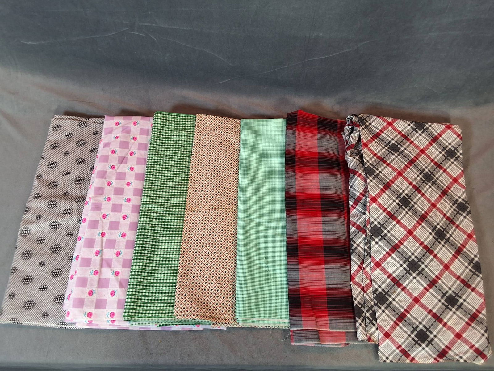Vintage Cotton Fabrics  -  Checkered and Florals (1 of 10)