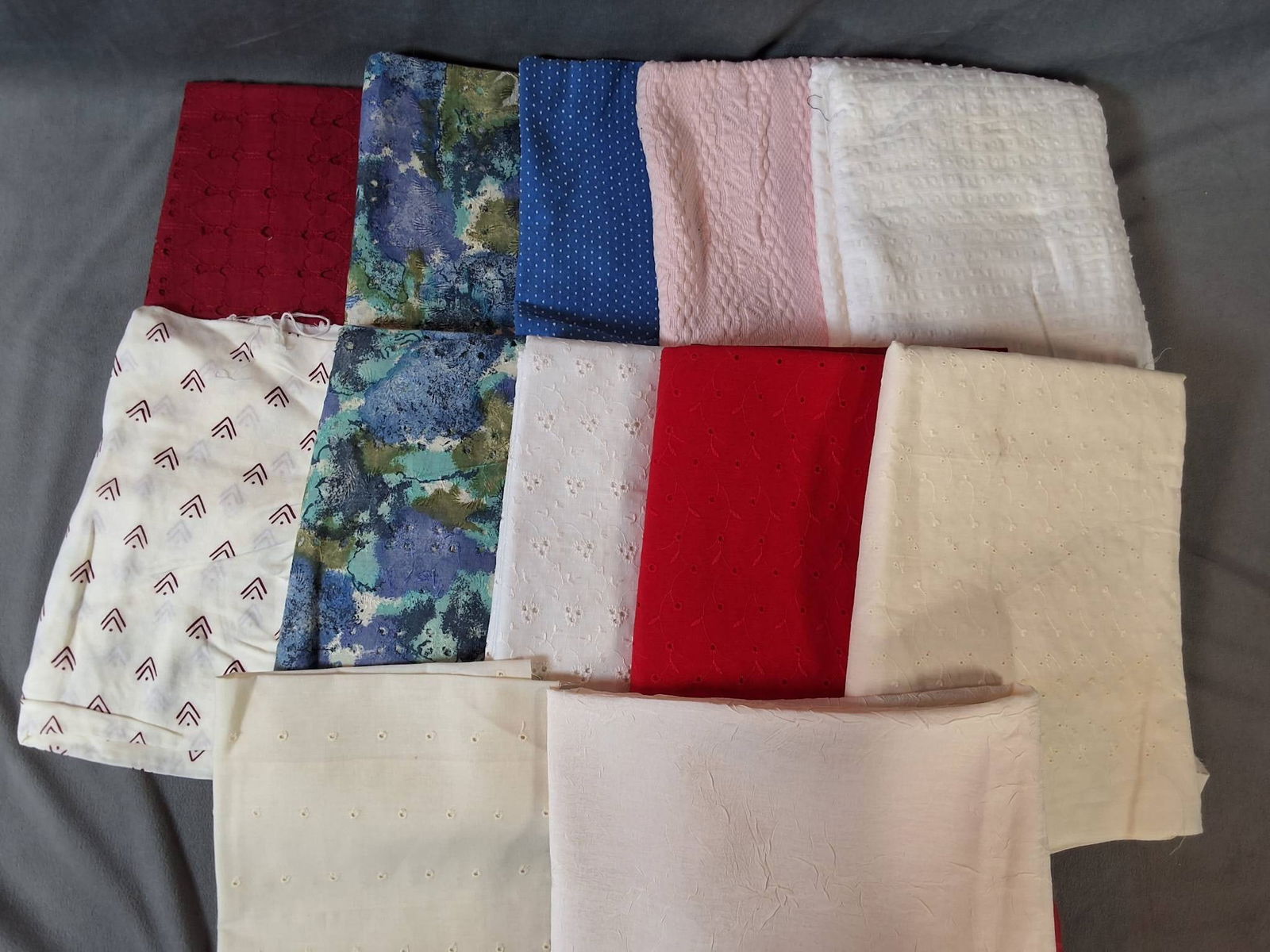 Vintage Cotton Fabric  -  Assorted Pieces (1 of 5)