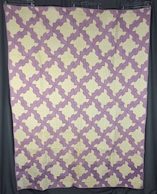 Vintage c1930 Drunkards Path Quilt - Purple