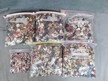 19 lbs Assorted Vintage Buttons