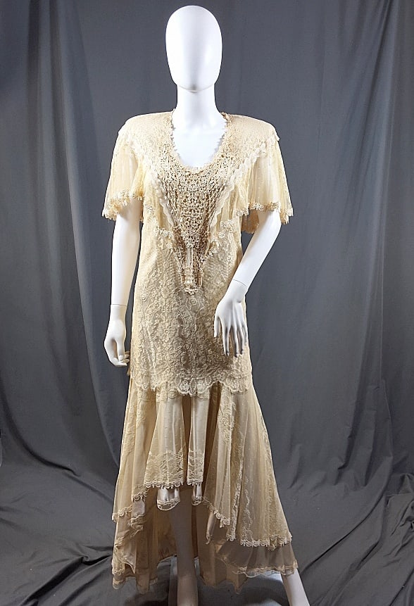 1980s Romantic Country Lace Dress (1 of 13)