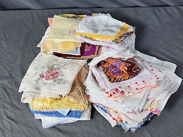 Over 100 Vintage Handkerchiefs: Over 100 Vintage Handkerchiefs in varied designs. Featured are various handkerchiefs that features crocheted edges, printed florals, hand embroidery, plaids, solids, lace edged, tatting, and more patt