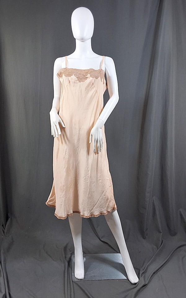 Vintage Pink Nightgown - L. Bamberger Co (1 of 10)