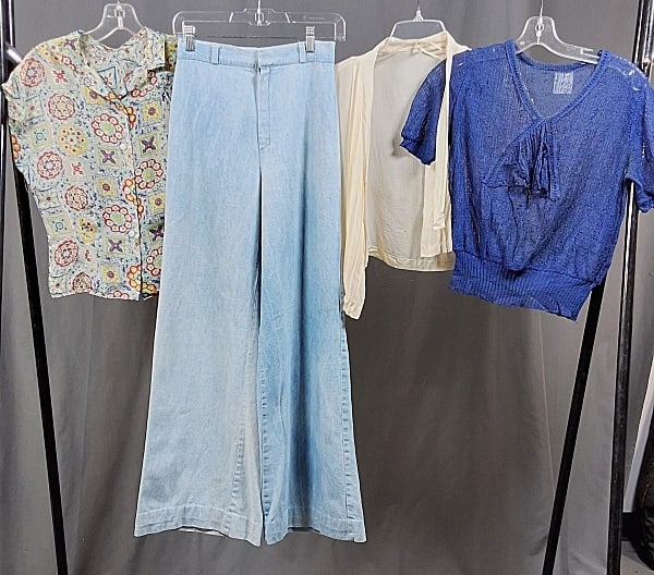 3 Vintage Womens Blouses and Pants: 3 Vintage Women's Blouses and Pants. The lot consists of three vintage women's blouses and a pair of pants. Featured are three vintage women's blouses with two being solid colors and one featuring a p