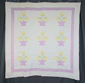 Vintage c1940 Carolina Lily Quilt
