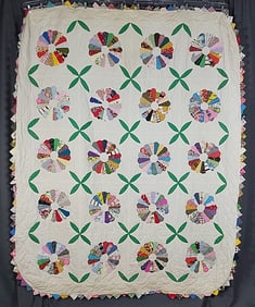 Vintage c1970 Dresden Plate Quilt