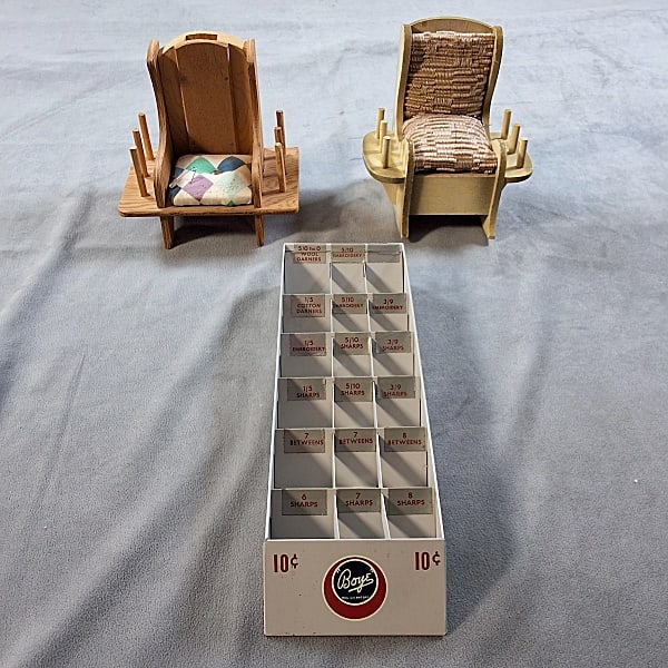 3 Vintage Sewing Spool Holders (1 of 10)