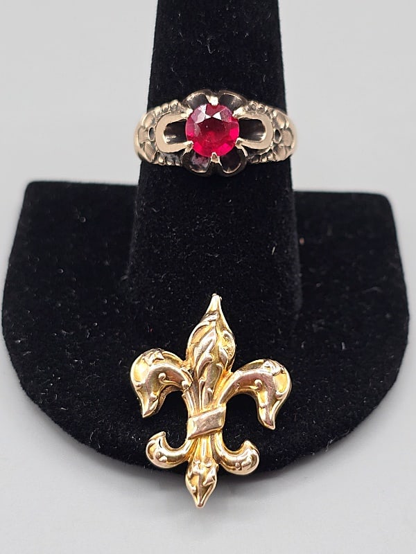 Vintage 10K Gold Ring and Brooch (1 of 8)