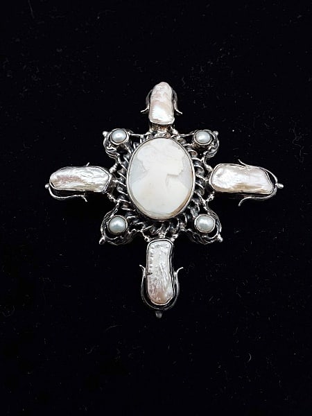 Large Sterling Cameo and Pearl Brooch/Pendant (1 of 9)
