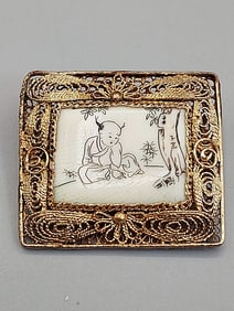 Early 20th Century Meiji Period Scrimshaw Brooch