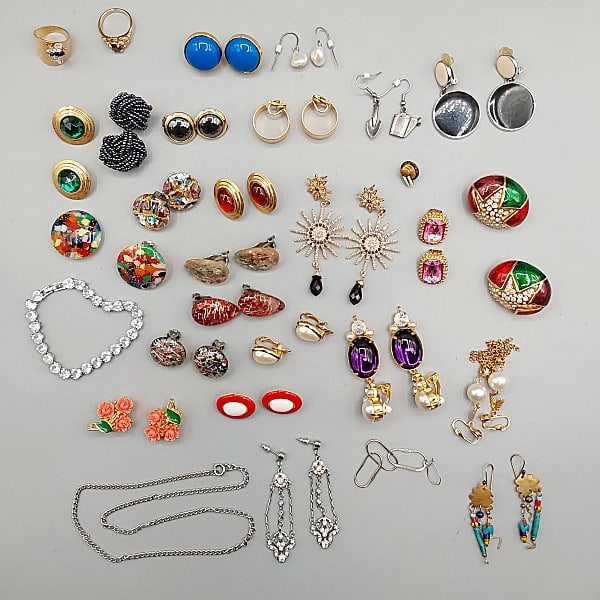 25 Pairs of Earrings and more (1 of 17)