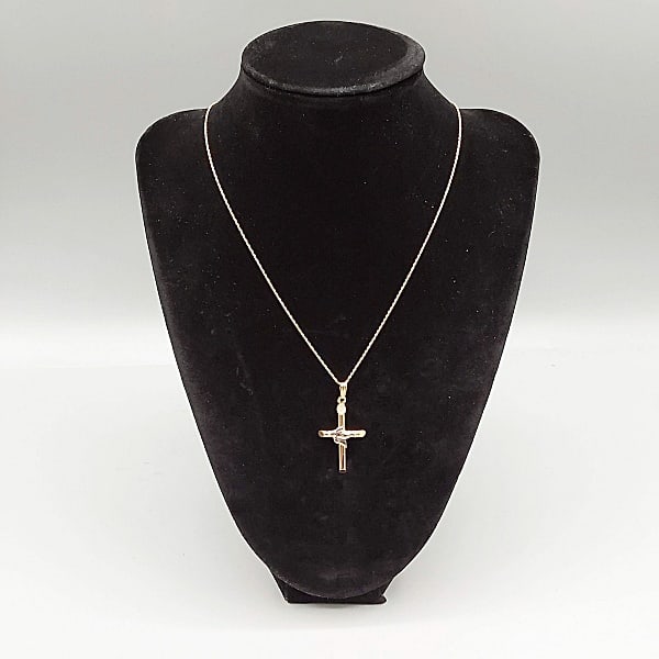 14K Necklace with Cross and Dove Pendant: 17" marked 14K yellow gold rope necklace with 1 1/2" 14K yellow gold cross and dove pendant (Total weight 2.5g)If you have any doubt, please ask questions! We will provide extra pictures, or can sched