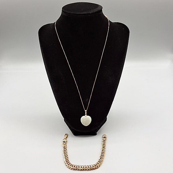 Gold Chain and Bracelet (1 of 5)