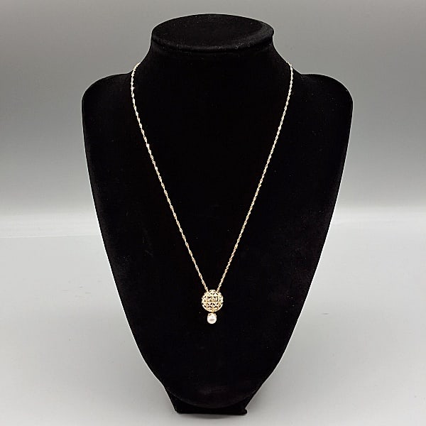 Beverly Hills God Necklace with Pearl (1 of 4)