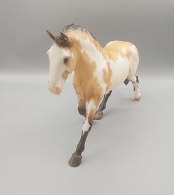 Breyer Rotating Draft Breyerfest 2022 SR Matte Pinto #711510