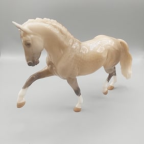 Breyer Landler Breyerfest 2022 SR Glossy Grey #711514G