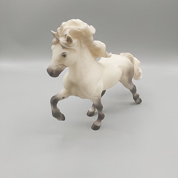 Breyer 2015 SR Elska Icelandic Horse #1731 (1 of 10)
