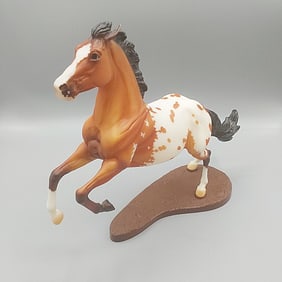 Breyer Fletcher Gaming Horse 2018 Club Special #712257