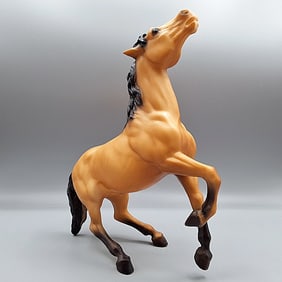 Breyer Semi Rearing Mustang #87