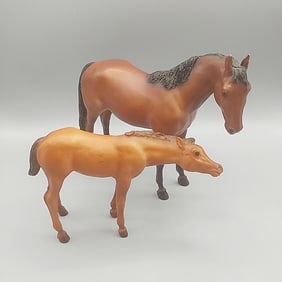 Breyer Thoroughbred Mare and Foal Gift Set #3155