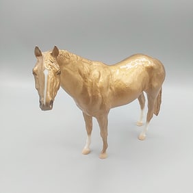 Breyer Secretariat Gold Charm #410435