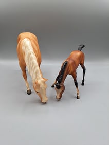 Breyer Grazing Mare #143 and Foal #151