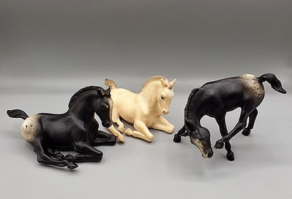 2 Breyer Lying Down and Scratching Foals #165 #245 #168