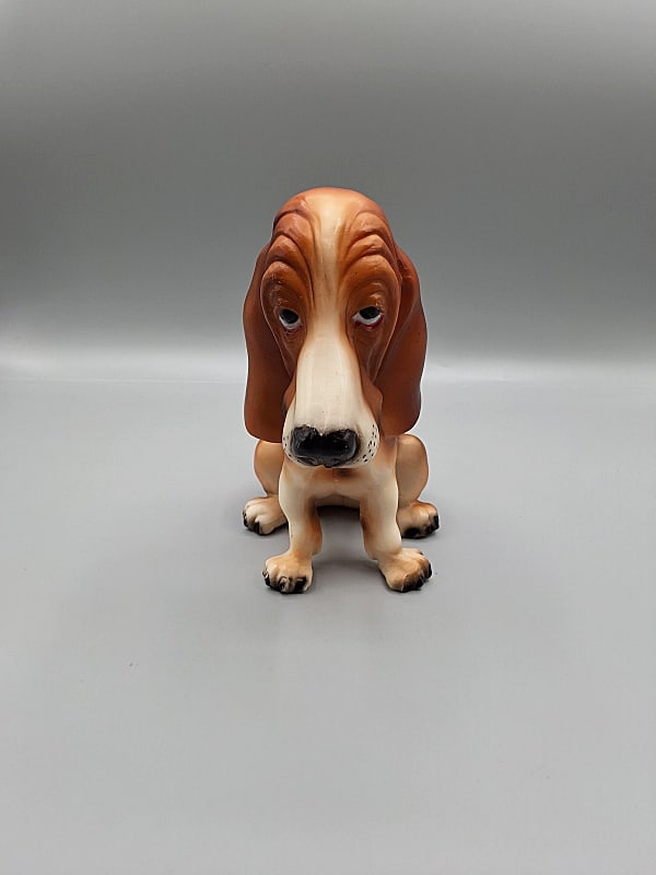 Breyer Basset Hound #326: Breyer Basset Hound #326. Traditional Breyer animal in original tricolor finish. In very good condition with small rubs on left hindquarters and ear. Please see photos for details. If you have any dou