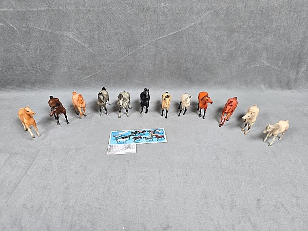 Breyer 1989 Sears Holiday G1 Stablemates Assortment #495600 (1 of 17)