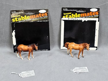 2 Breyer Stablemates with Cards Thoroughbred Mares