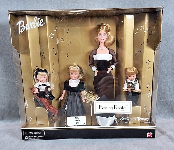 Evening Recital Barbie Gift Set (1 of 10)
