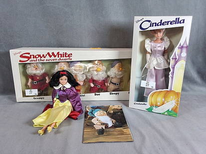 Vintage Disney Dolls - Cinderella and Snow White: Vintage Disney Dolls - Cinderella and Snow White. The lot consists of 3 sets of Disney dolls which includes Cinderella, Snow White, and the Seven Dwarfs. The Cinderella doll is c1990 and it features C
