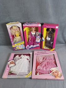 5 Vintage Fashion Corner Dolls and Clothing