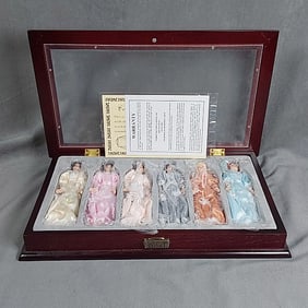 6 Thomas Pacconi Classics Porcelain Dolls with Wood Case