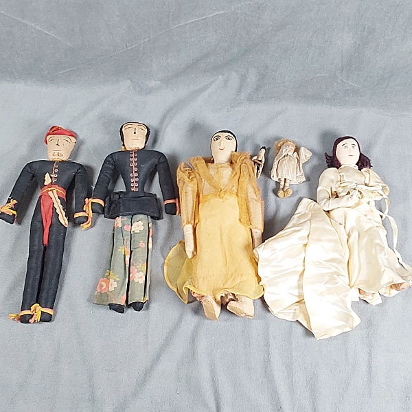 6 Vintage Miscellaneous Dolls (1 of 18)