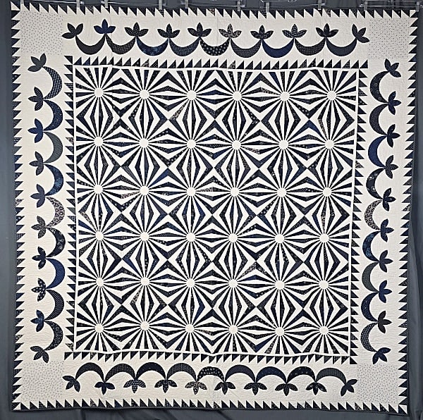 Reproduction Navy and Off White Quilt (1 of 8)