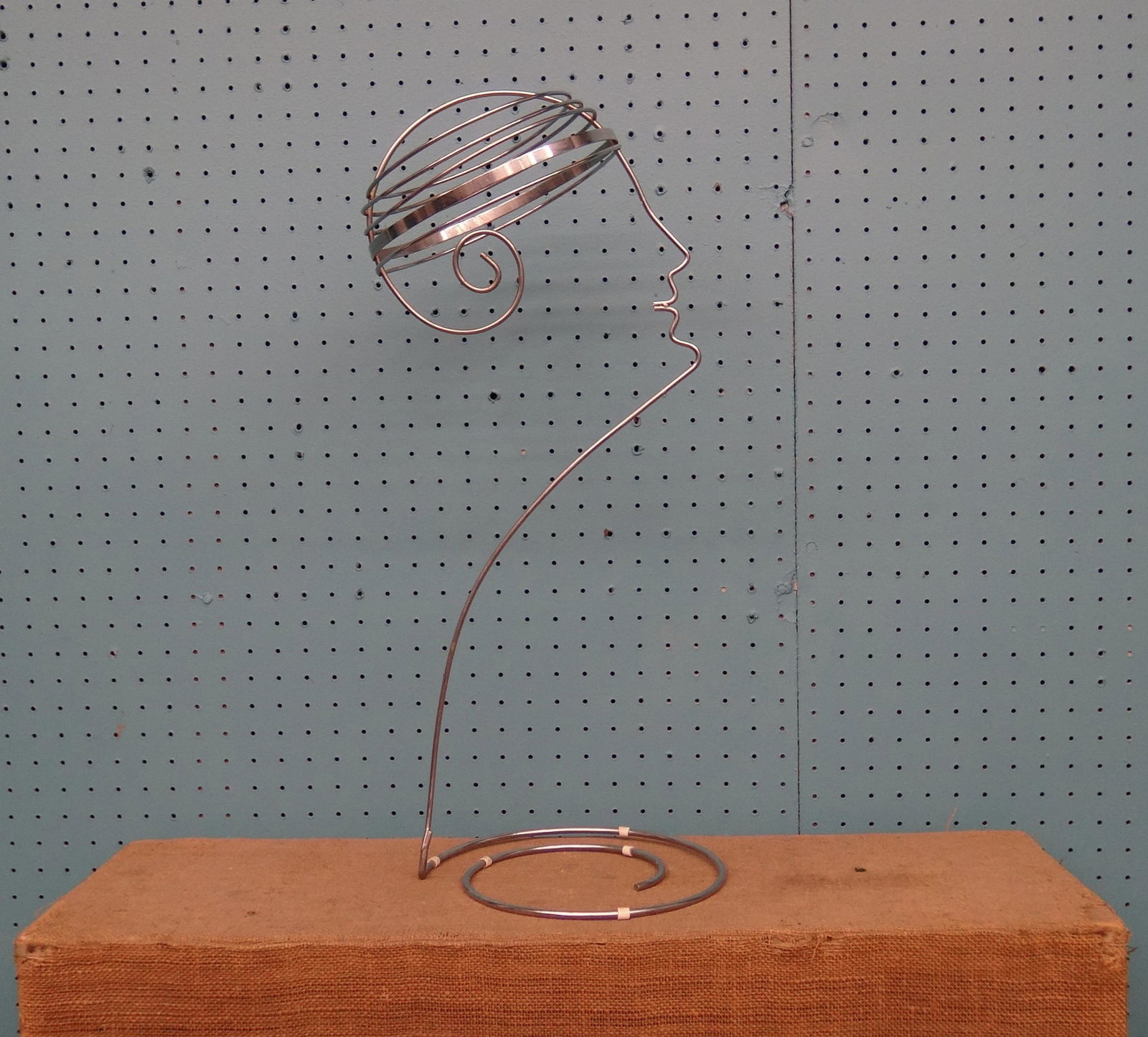 Unique Mid Century Hat Rack: Unique Mid Century Hat Rack, 25"