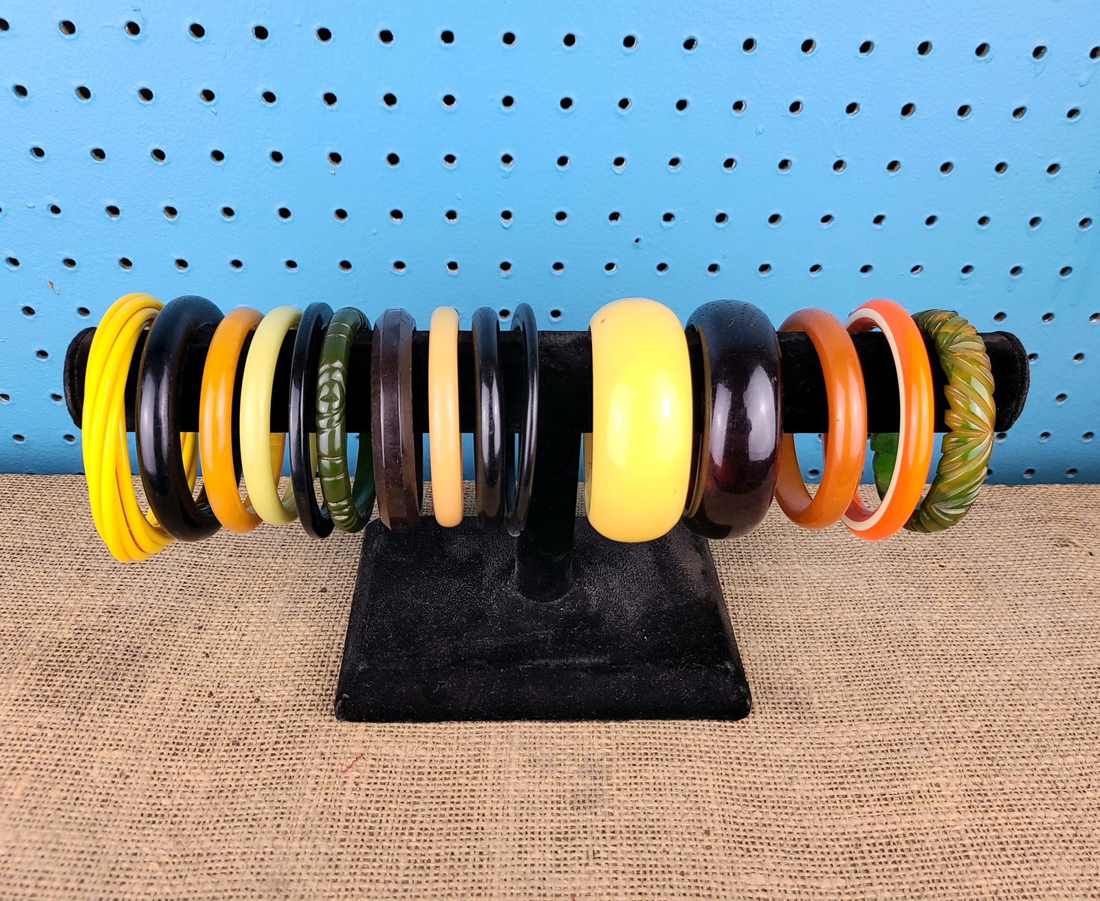 15 Vintage Genuine Bakelite Bangles, Carved: 15 Vintage Genuine Bakelite Bangles, Carved, Estate Fresh (Shipping Available)