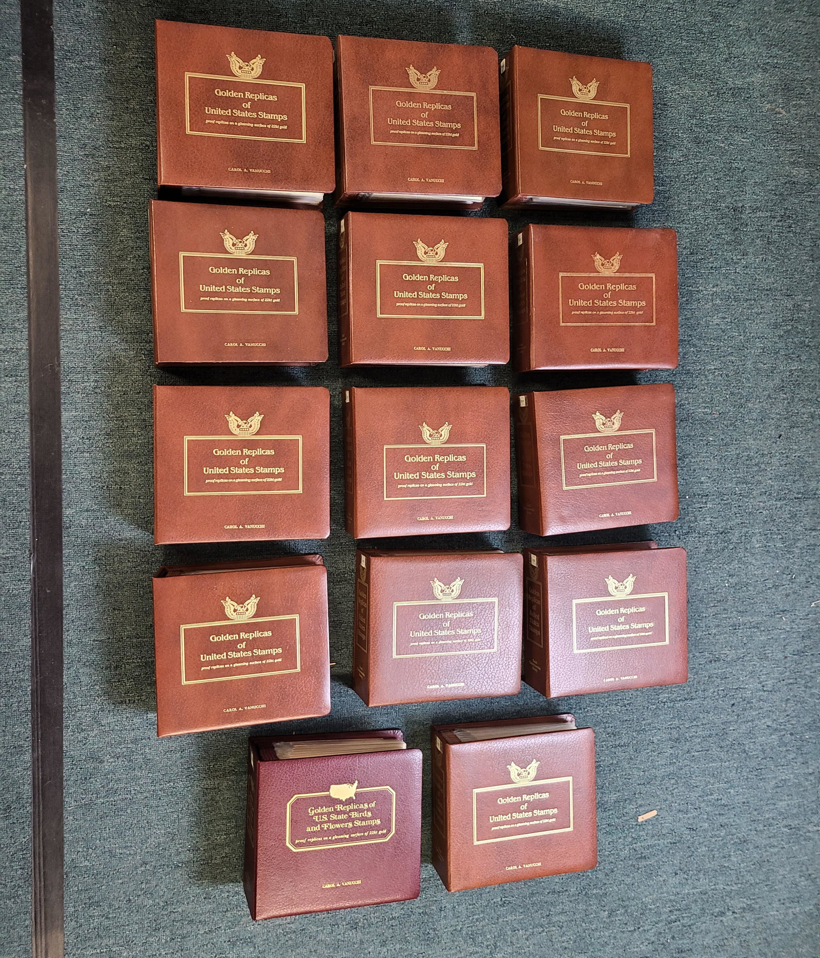 HUGE Collection of Vintage American Stamps (ONE LOT!) (1 of 7)