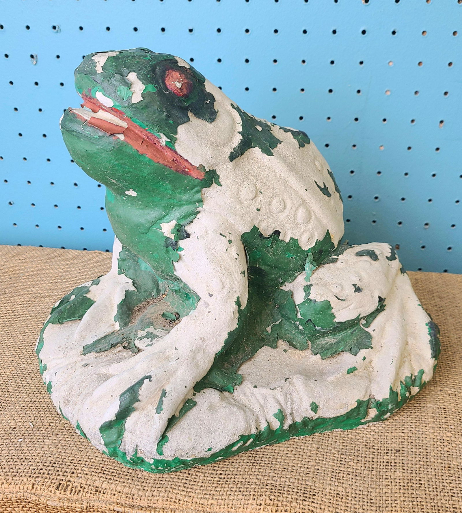 Vintage Cement Garden Frog (1 of 5)