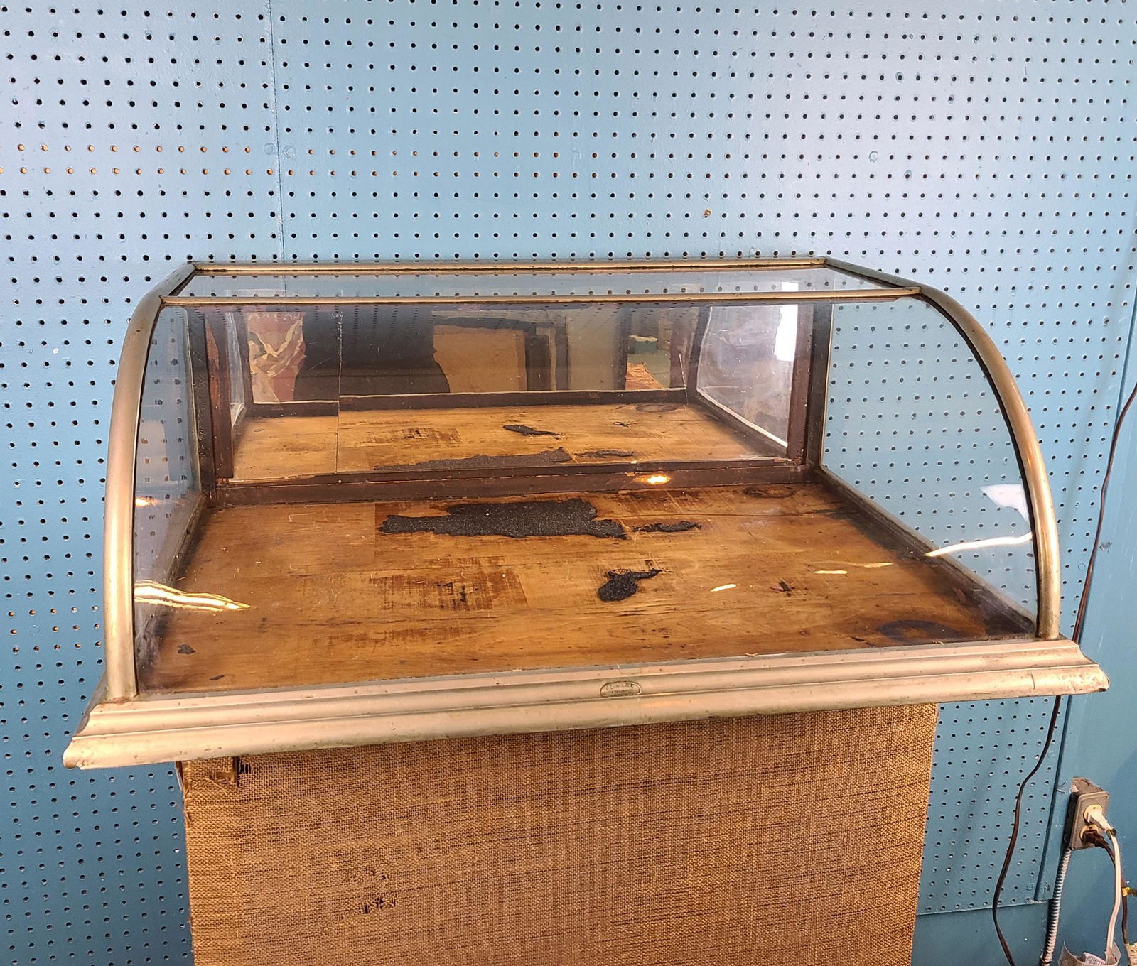 Antique Nickel Plated General Store Case (1 of 12)