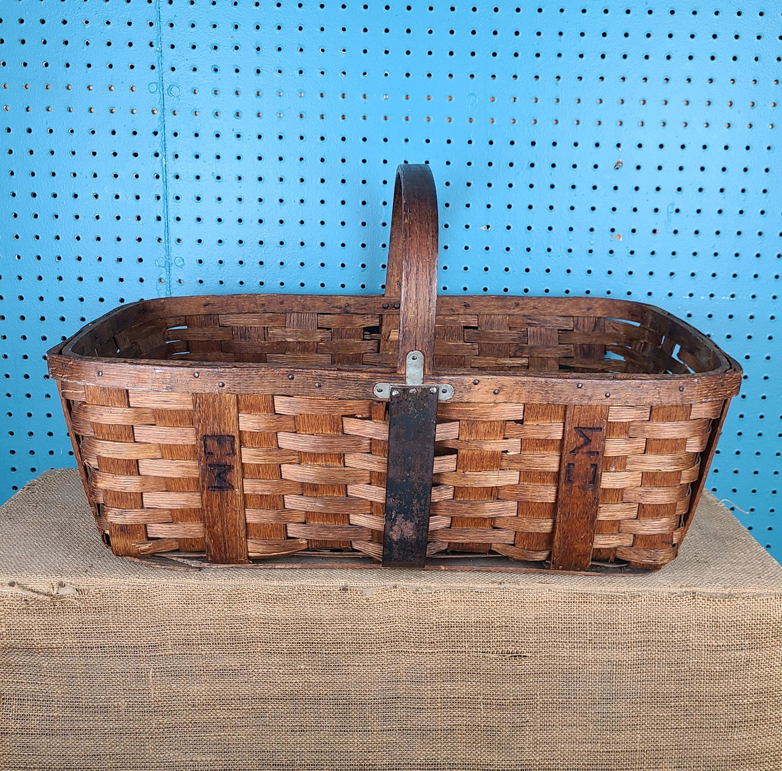 Vintage Picnic Basket (1 of 10)