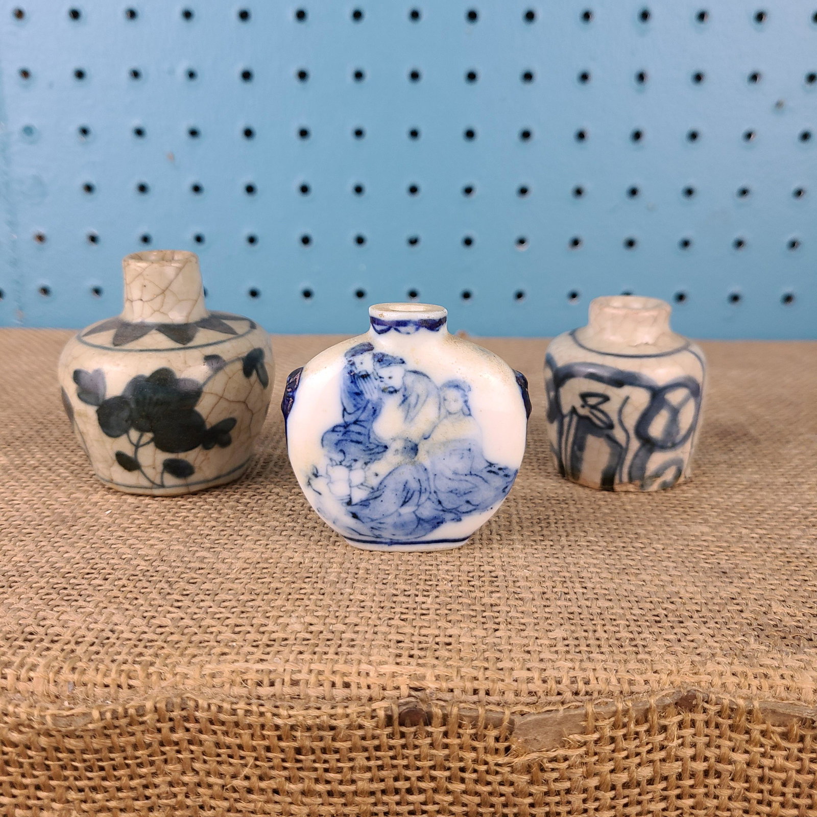 Antique Chinese MING Dynasty Miniatures: Antique Chinese MING Dynasty Miniatures, snuff bottle, estate fresh